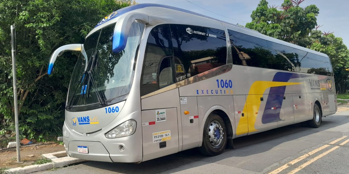 Transporte de Ônibus para Grupos de Viagem: A Solução Ideal para Conforto e Economia