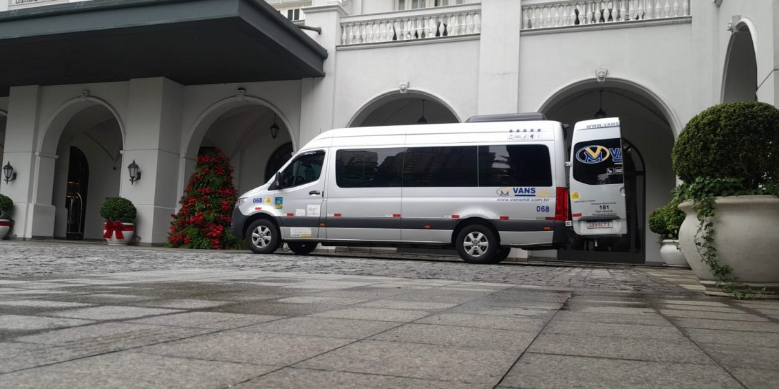 Vantagens do Aluguel de Vans com Motorista para Viagens de Lazer em Família