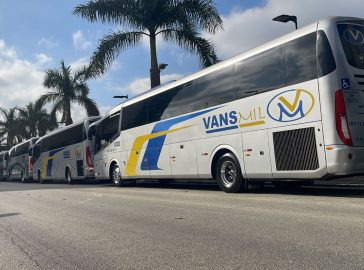Transporte para Formandos: garanta uma chegada inesquecível à sua formatura